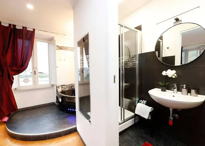 Black Enchanting Jacuzzi Trastevere 罗马